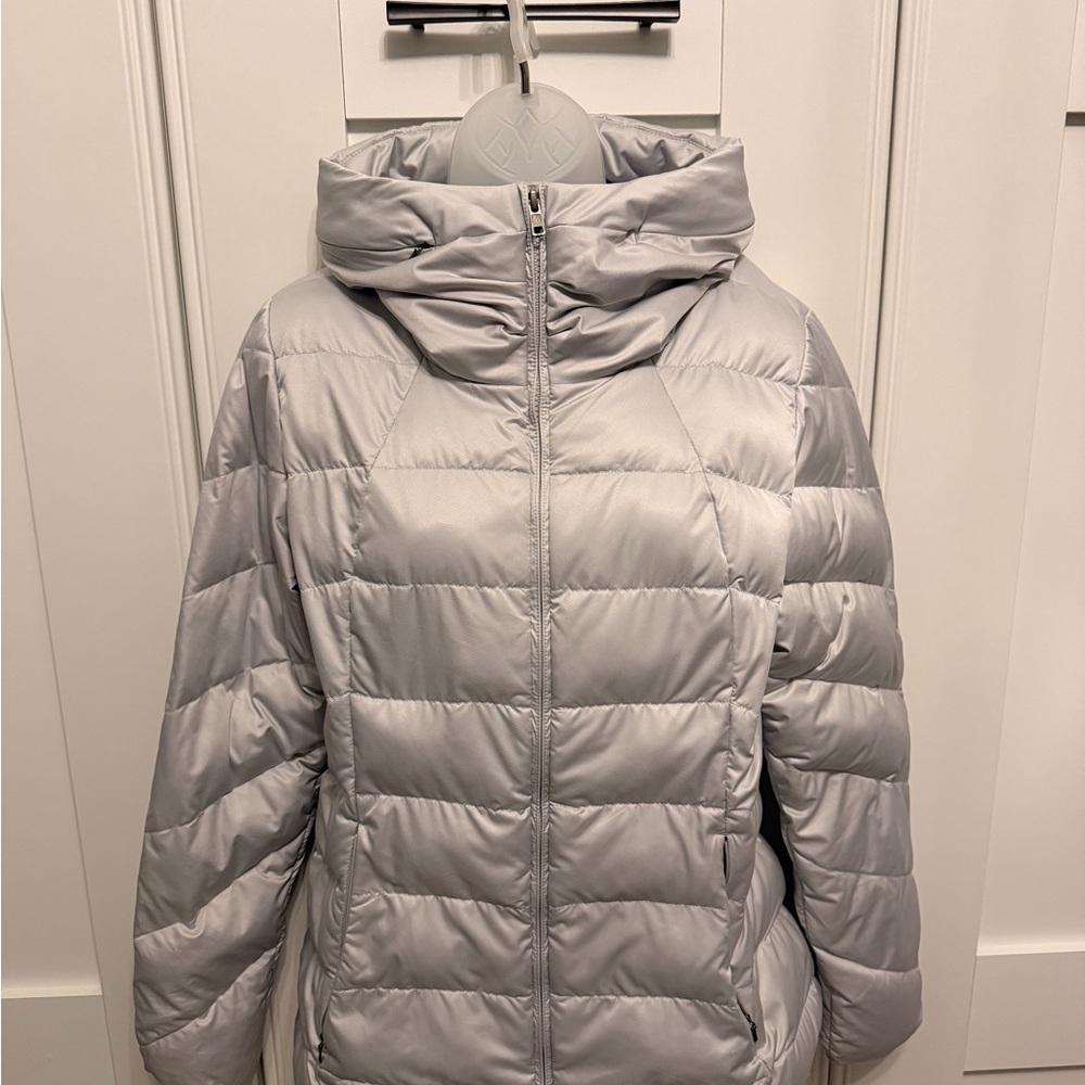 Women's Patagonia DowntownLoft Jacket. Size Medium.